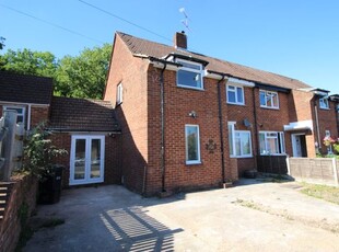 Semi-detached house to rent in Northmead, Redhill RH1