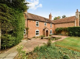 Semi-detached house to rent in Station Road, Kintbury, Hungerford RG17