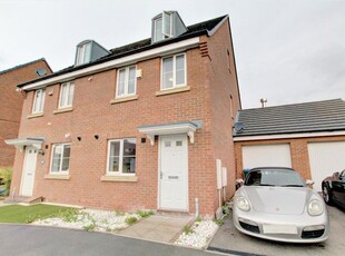 Semi-detached house to rent in Surrey Drive, Coventry CV3