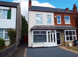 Semi-detached house to rent in Umberslade Road, Selly Oak, Birmingham B29
