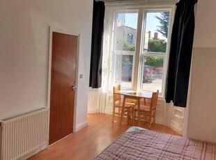 Studio to rent in Boscombe Spa Road, Boscombe, Bournemouth BH5
