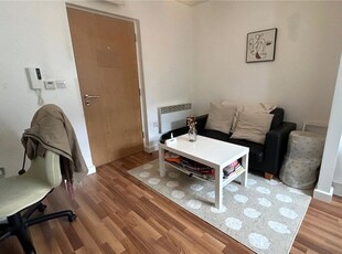Studio to rent in Erskine Street, City Centre, Leicester LE1