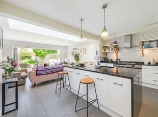 Terraced house for sale in Calbourne Road, London SW12