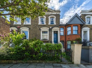 Terraced house for sale in Tottenham Road, London N1