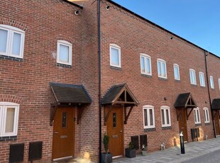 Terraced house to rent in Church Street, Atherstone CV9