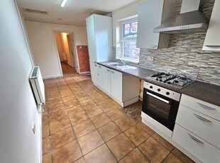 Terraced house to rent in Compton Road, Wolverhampton WV3