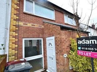 Terraced house to rent in Foxhill Road, Reading RG1