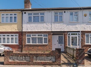 Terraced house to rent in Kynaston Avenue, Thornton Heath CR7