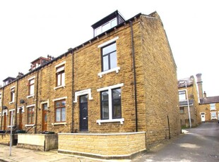 Terraced house to rent in Leamington Street, Manningham, Bradford BD9