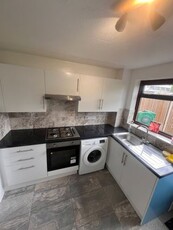 Terraced house to rent in Long Lynderswood, Basildon SS15