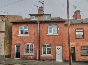 Terraced house to rent in Manor Street, Hinckley LE10