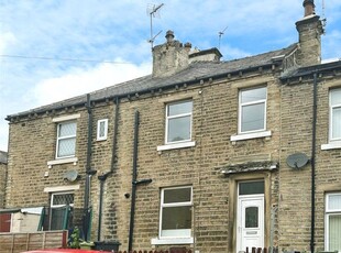 Terraced house to rent in New Street, Milnsbridge, Huddersfield HD3
