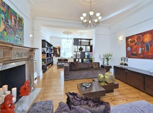 Terraced house to rent in Pilgrims Lane, Hampstead, London NW3