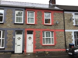 Terraced house to rent in Railway Street, Llanhilleth, Abertillery NP13