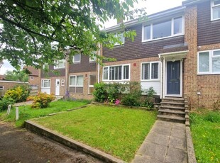 Terraced house to rent in Reeves Way, Southampton SO31