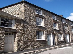 Terraced house to rent in St. Thomas Street, Penryn TR10
