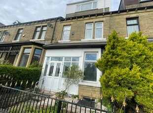 Terraced house to rent in West Park Road, Bradford BD8