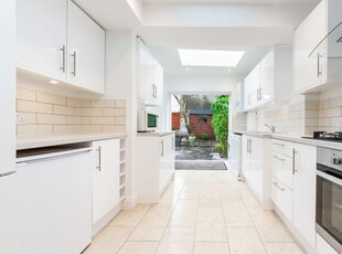 Terraced house to rent in Windsor Road, London N7