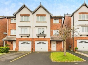 Town house for sale in Oliver Fold Close, Worsley, Manchester M28