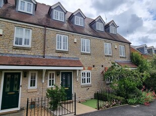 Town house for sale in Parrish Close, Bishops Itchington CV47