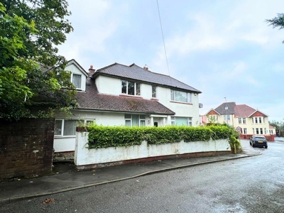 6 bedroom detached house for sale in The Retreat, Penylan, Cardiff, CF23