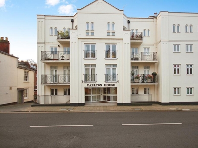 2 bedroom flat for sale in Regent Street, Leamington Spa, CV32