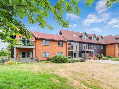 2 Bedroom Retirement Property For Sale In Gerrards Cross, Buckinghamshire