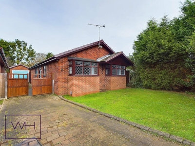 3 bedroom bungalow for sale in Castle Grove, Sprotbrough, Doncaster, DN5