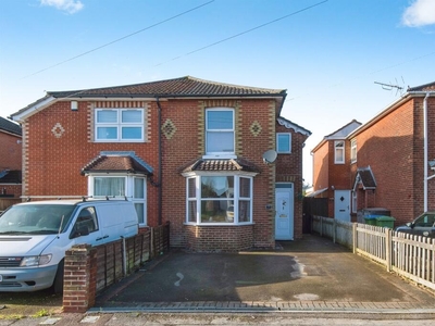 3 bedroom semi-detached house for sale in Whites Road, SOUTHAMPTON, SO19