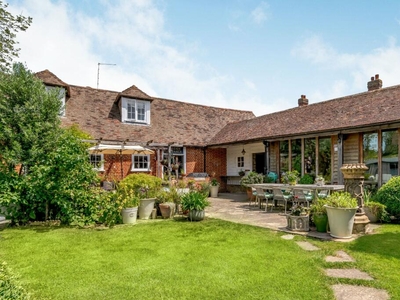 4 bedroom barn conversion for sale in The Street, Ickham, Canterbury, Kent, CT3
