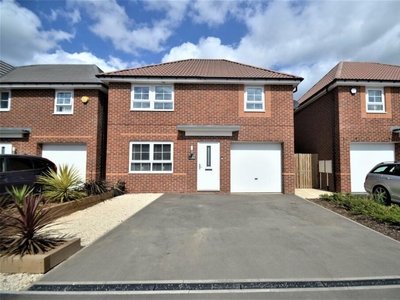 4 bedroom detached house for sale in Davy Road, Rossington, Doncaster, DN11