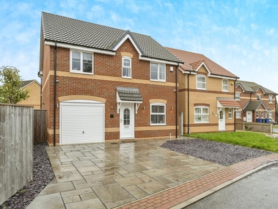 4 bedroom detached house for sale in Middlefield Close, Dunscroft, Doncaster, South Yorkshire, DN7