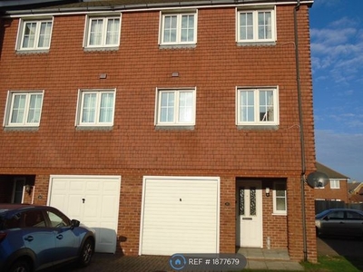 End terrace house to rent in Macquarie Quay, Eastbourne BN23