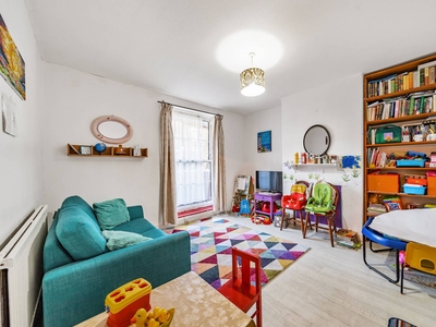 Flat in Clarence Road, Hackney, E5