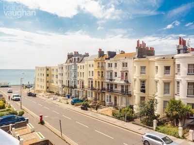 Flat to rent in Lower Rock Gardens, Brighton, East Sussex BN2