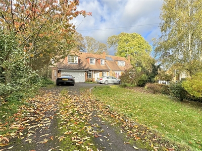 Penfold Lane, Holmer Green, High Wycombe, HP15 4 bedroom house in Holmer Green