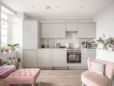 Flat in St. Johns Court, South Hampstead, NW3