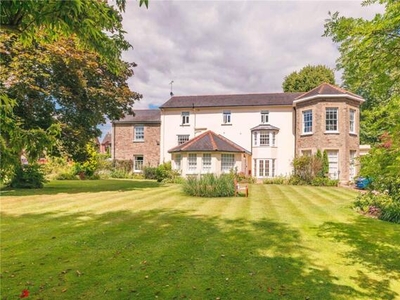 2 Bedroom Apartment For Sale In Ross-on-wye, Herefordshire