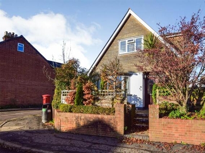 2 Bedroom Detached House For Sale In Farnborough, Hampshire