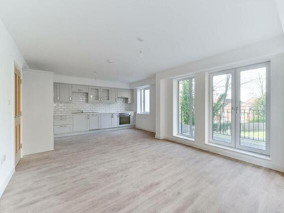 2 Bedroom Flat For Rent In Croydon, Purley