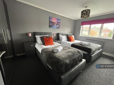 2 Bedroom Maisonette For Rent In Tipton