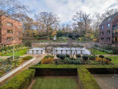 3 Bedroom Apartment For Sale In Hampstead Garden Surburb, London