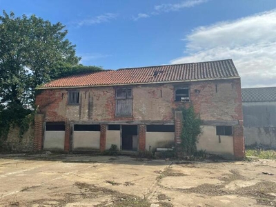3 Bedroom Barn Conversion For Sale In Cridling Stubbs