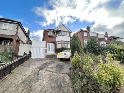 3 Bedroom Detached House For Sale In Holly Hall