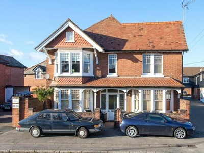 3 Bedroom Flat For Rent In Marlow, Buckinghamshire
