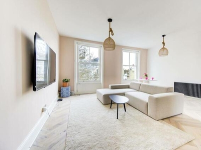 3 Bedroom Maisonette For Rent In Chelsea, London