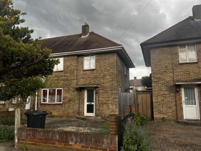 3 Bedroom Semi-detached House For Sale In Ilford, London