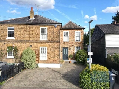 3 Bedroom Semi-detached House For Sale In Loughton, Essex