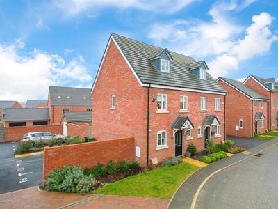 3 Bedroom Town House For Sale In Corby, Northamptonshire