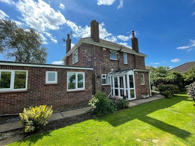 4 Bedroom Detached House For Sale In Dowsby, Bourne